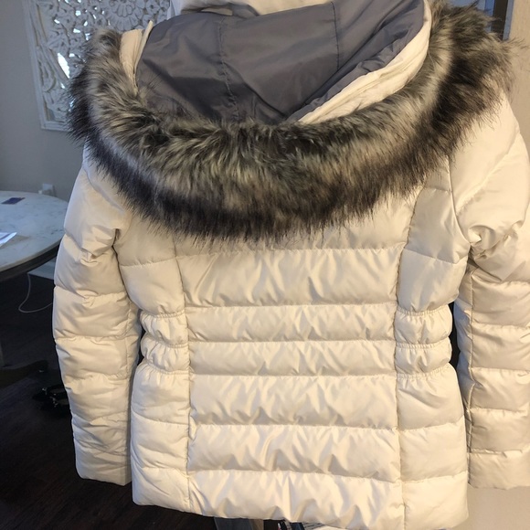 The North Face Puffer Jacket - Picture 2 of 5
